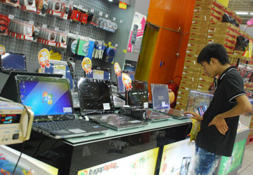 Mua laptop theo nhu cầu sẽ tốt hơn là mua những chiếc laptop giá rẻ. Ảnh: Quỳnh Anh Mua laptop theo nhu cầu sẽ tốt hơn là mua những chiếc laptop giá rẻ. Ảnh: Quỳnh Anh