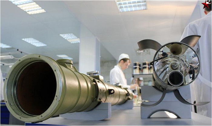 Một quả tên lửa chống tăng đang được hoàn thiện Một quả tên lửa chống tăng đang được hoàn thiện