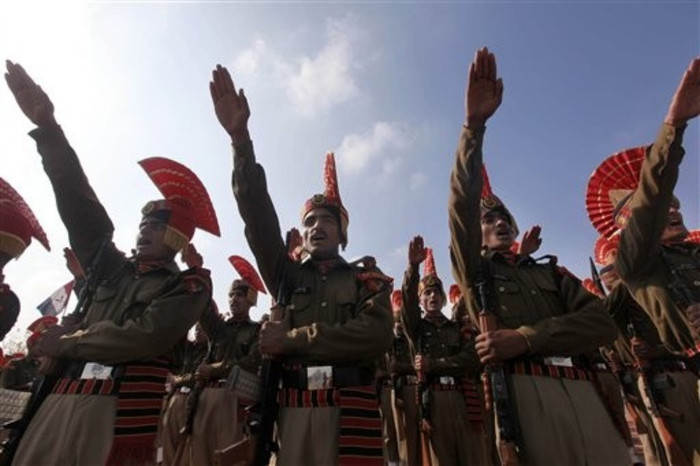 Là thành phần của các lực lượng vũ trang Ấn Độ Là thành phần của các lực lượng vũ trang Ấn Độ