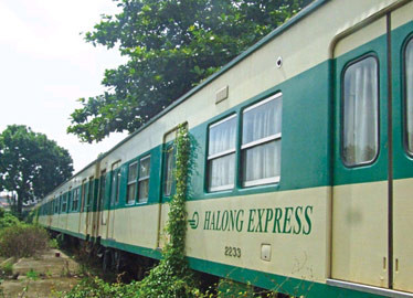 “Tàu hỏa triệu đô" hay còn được mệnh danh là "Boeng mặt đất" đắp chiếu, bài học nhởn tiền từ Xã hội hóa đường sắt từ 2009. “Tàu hỏa triệu đô" hay còn được mệnh danh là "Boeng mặt đất" đắp chiếu, bài học nhởn tiền từ Xã hội hóa đường sắt từ 2009.