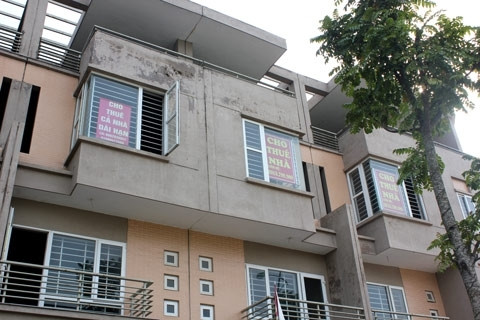 Nhan nhản biệt thự tiền tỷ bỏ không treo biển cho thuê trong khu đô thị Văn Phú