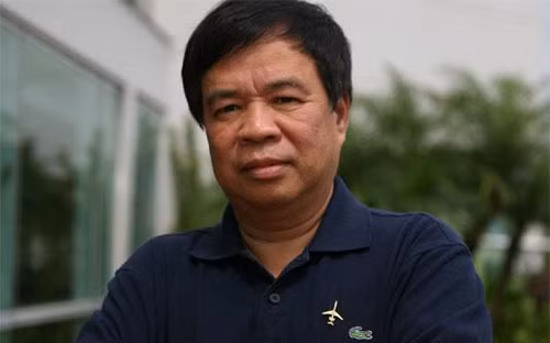 Hành trình doanh nhân của ông Đoàn Quốc Việt bắt đầu từ việc buôn bán máy tính tại Ba Lan và Nga, để rồi từ những đồng vốn tích cóp được ở nước ngoài, ông quay về đầu tư vào Việt Nam, phát triển BIM thành một trong những tập đoàn tư nhân khá nổi tiếng tại miền Bắc.