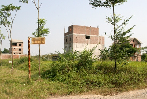 Cảnh hoang lạnh ở khu đô thị Hà Phong. Ảnh: D.A Cảnh hoang lạnh ở khu đô thị Hà Phong. Ảnh: D.A