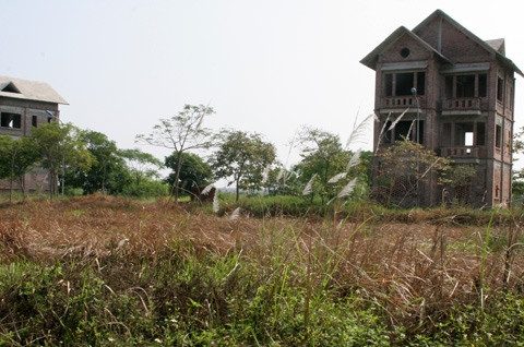 Nhiều khu đô thị ở Mê Linh hoang vu không bóng người. Ảnh:D.A Nhiều khu đô thị ở Mê Linh hoang vu không bóng người. Ảnh:D.A