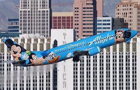 ... và những nhân vật hoạt hình Disney nổi tiếng thế giới.