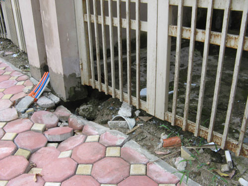 Nền bị sụt lún trơ cột Nền bị sụt lún trơ cột