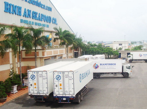 Ông Trí đang làm việc tất bật với các ngân hàng để có tiền trả nợ nông dân và cứu Bình An cho bằng được vì gia đình ông dồn hết tâm huyết vào đây. Ảnh: Thiên Phước Ông Trí đang làm việc tất bật với các ngân hàng để có tiền trả nợ nông dân và cứu Bình An cho bằng được vì gia đình ông dồn hết tâm huyết vào đây. Ảnh: Thiên Phước