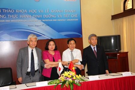 Ajinomoto cùng các đối tác ký cam kết hợp tác. Ajinomoto cùng các đối tác ký cam kết hợp tác.