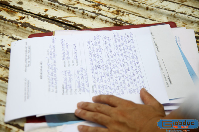 Cũng trong buổi sáng nay, lực lượng thanh tra GT - Sở GTVT Hà Nội đã có mặt tại hiện trường cùng các lực lượng CSGT, CA phường sở tại tiến hành phân làn, điều khiển giao thông và ghi nhận hiện trường. Cũng trong buổi sáng nay, lực lượng thanh tra GT - Sở GTVT Hà Nội đã có mặt tại hiện trường cùng các lực lượng CSGT, CA phường sở tại tiến hành phân làn, điều khiển giao thông và ghi nhận hiện trường.