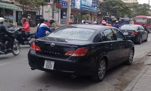 Toyota Avalon. Ảnh: Otofun