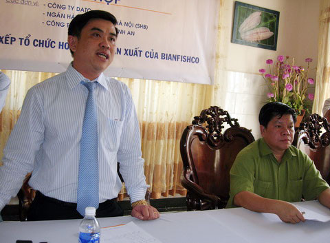 Tổng giám đốc SHB (trái) đóng vai trò điều hành quá trình tái cơ cấu Bianfishco. Ảnh: Thiên Phước Tổng giám đốc SHB (trái) đóng vai trò điều hành quá trình tái cơ cấu Bianfishco. Ảnh: Thiên Phước