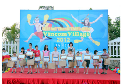 Sau những giờ phút tranh tài hào hứng và đầy quyết liệt, lễ trao giải đã được diễn ra với rất nhiều giải thưởng hấp dẫn, thú vị. Sau những giờ phút tranh tài hào hứng và đầy quyết liệt, lễ trao giải đã được diễn ra với rất nhiều giải thưởng hấp dẫn, thú vị.