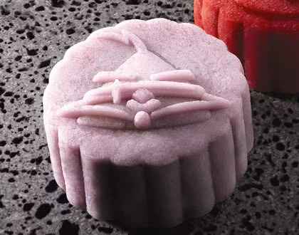 Ngoài ra, 1.000 hộp bánh đầu tiên sẽ được bán với mức giảm giá 15%. Khi mua một hộp bánh dẻo Angry Birds, khách hàng còn được tặng thêm một đồ chơi hình chú chim nổi giận.