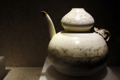 Gốm Hoa Lam thời Trần, thế kỷ 14. Gốm Hoa Lam thời Trần, thế kỷ 14.