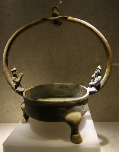 Đèn đồng thế kỷ 1 - 3. Đèn đồng thế kỷ 1 - 3.