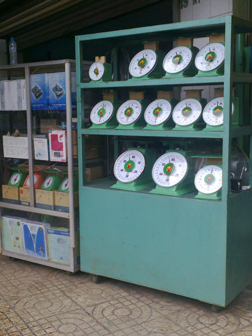 Những chiếc cân như thế này khi được "hô biến" sẽ trở thành cân gian Những chiếc cân như thế này khi được "hô biến" sẽ trở thành cân gian