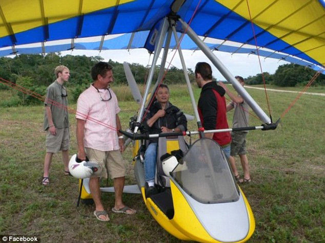 Aerotrekking - môn thể thao mạo hiểm do McAfee phát triển. Aerotrekking - môn thể thao mạo hiểm do McAfee phát triển.