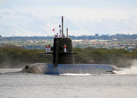 Tàu ngầm JS Mochisio lớp Oyashio của Lực lượng phòng vệ bờ biển của Nhật Bản Tàu ngầm JS Mochisio lớp Oyashio của Lực lượng phòng vệ bờ biển của Nhật Bản