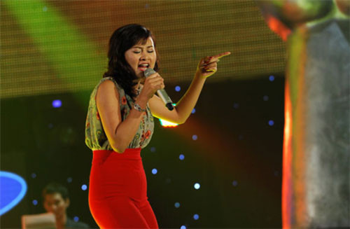 Tập 3 cũng là cuộc chiến của Đặng Thị Thu Thùy đội huấn luyện viên Đàm Vĩnh Hưng với một ca khúc tiếng Việt do nhạc sỹ Giáng Son sáng tác.