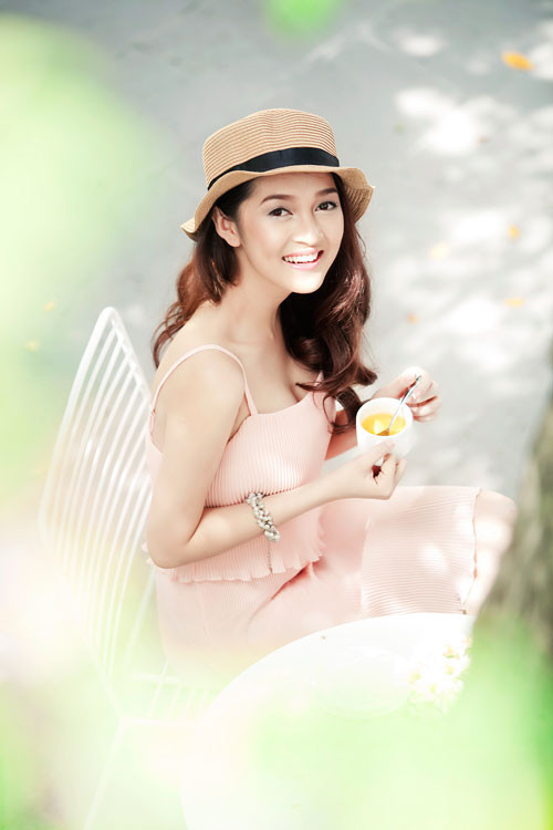 Ngay sau khi vòng Giấu mặt kết thúc, Bảo Anh chạy show khá nhiều. Theo một nguồn tin thì Bảo Anh hát 1 show ở Đà Nẵng với cát-xê ít nhất cũng ngót nghét nghìn đô (chưa bao gồm tiền ăn ở, chi phí đi lại). Nếu đây là sự thật thì quả là một con số mơ ước với nhiều ca sỹ trẻ hiện nay. Ngay sau khi vòng Giấu mặt kết thúc, Bảo Anh chạy show khá nhiều. Theo một nguồn tin thì Bảo Anh hát 1 show ở Đà Nẵng với cát-xê ít nhất cũng ngót nghét nghìn đô (chưa bao gồm tiền ăn ở, chi phí đi lại). Nếu đây là sự thật thì quả là một con số mơ ước với nhiều ca sỹ trẻ hiện nay.