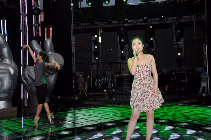 Trong phần thi Đối đầu, Hương Tràm đã có màn trình diễn được cho là hay nhất từ đầu cuộc thi đến giờ. Trong phần thi Đối đầu, Hương Tràm đã có màn trình diễn được cho là hay nhất từ đầu cuộc thi đến giờ.