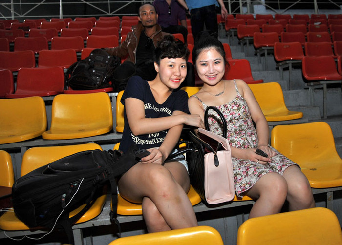 Tạo dáng cùng Phương Linh. Tạo dáng cùng Phương Linh.