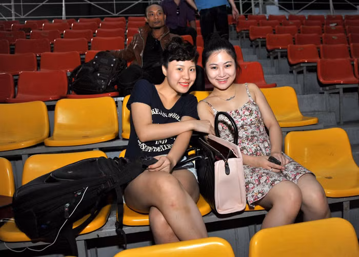 Tạo dáng cùng Phương Linh. Tạo dáng cùng Phương Linh.