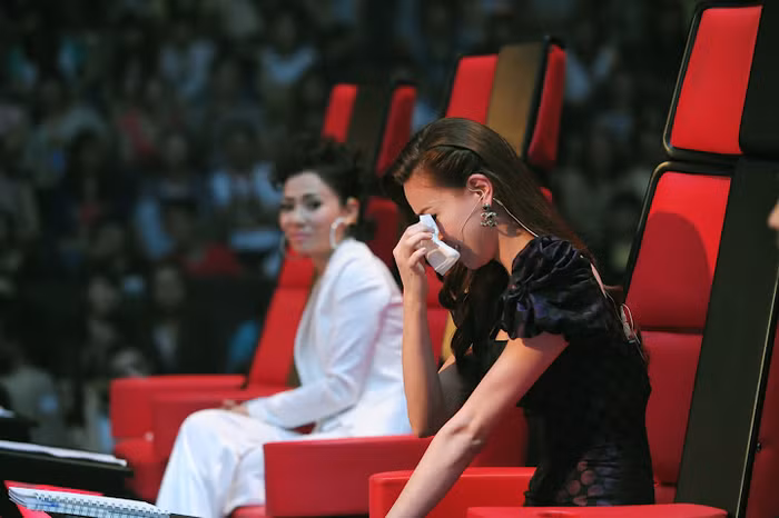 Hồ Ngọc Hà một lần nữa lại rơi lệ ở phần biểu diễn của Tiêu Châu Như Quỳnh, nhưng lần này nước mắt là dành cho người bị loại.