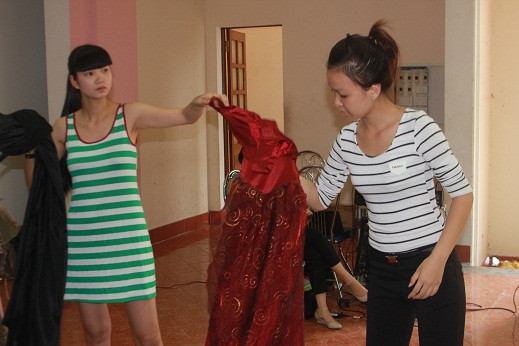 Dù mới sinh, nhưng Hạ Vy nhanh chóng lấy lại vóc dáng.