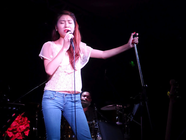 Thí sinh Thu Thủy đội Thu Minh cũng tích cực luyện tập cho vòng liveshow Thí sinh Thu Thủy đội Thu Minh cũng tích cực luyện tập cho vòng liveshow