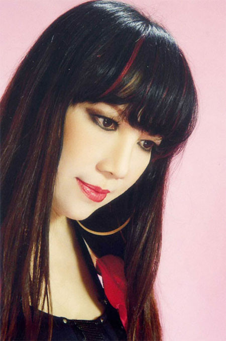 Là phụ nữ đã có tuổi, với tôi bây giờ cần nhất là một chỗ dựa về mặt tinh thần. Là phụ nữ đã có tuổi, với tôi bây giờ cần nhất là một chỗ dựa về mặt tinh thần.