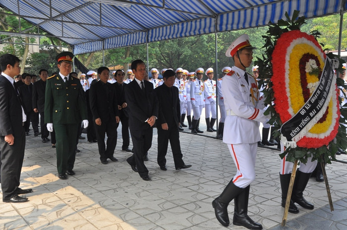 Đoàn viếng của Bộ Kế hoạch và Đầu tư.