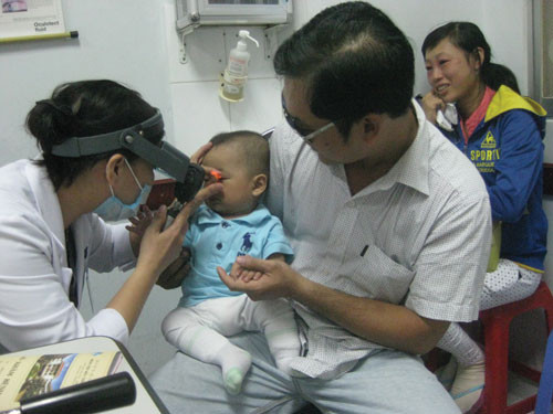 Bộ Y tế cảnh báo mạnh về bệnh dịch đau mắt đỏ.