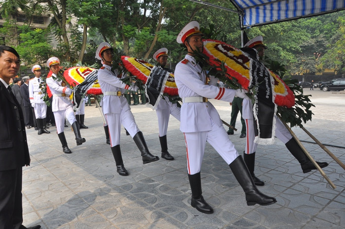 Đoàn viếng của Bộ Ngoại giao.