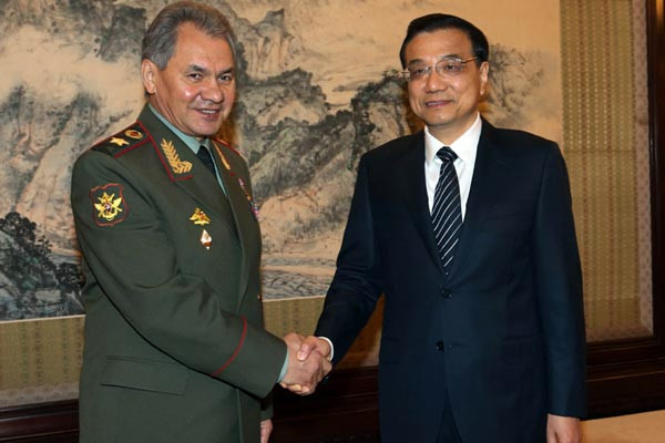 Bộ trưởng quốc phòng Nga Sergey Shoygu và Thủ tướng TQ Lý Khắc Cường Bộ trưởng quốc phòng Nga Sergey Shoygu và Thủ tướng TQ Lý Khắc Cường