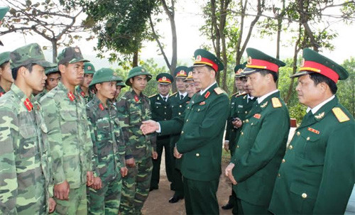 Thiếu tướng Trần Việt Khoa, Tư lệnh Quân đoàn 1, gặp gỡ, biểu dương tinh thần, khả năng SSCĐ của cán bộ, chiến sĩ đơn vị. Thiếu tướng Trần Việt Khoa, Tư lệnh Quân đoàn 1, gặp gỡ, biểu dương tinh thần, khả năng SSCĐ của cán bộ, chiến sĩ đơn vị.