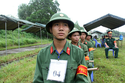 Tổ chiến sĩ phục vụ nội dung bắn súng K54 trong hội thi chỉ huy trưởng, chính uỷ Bộ CHQS các tỉnh, thành phố trực thuộc trung ương năm 2011, tại vị trí sẵn sàng cơ động thực hiện nhiệm vụ. Tổ chiến sĩ phục vụ nội dung bắn súng K54 trong hội thi chỉ huy trưởng, chính uỷ Bộ CHQS các tỉnh, thành phố trực thuộc trung ương năm 2011, tại vị trí sẵn sàng cơ động thực hiện nhiệm vụ.