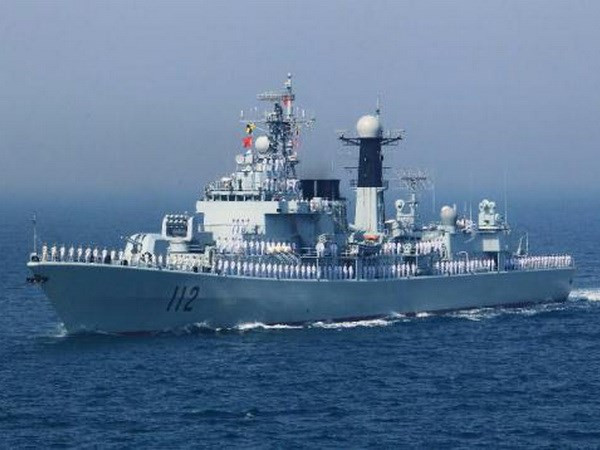 Tàu Trung Quốc trong một cuộc tập trận trên biển Hoàng Hải tháng 4/2012. (Nguồn: Xinhua) Tàu Trung Quốc trong một cuộc tập trận trên biển Hoàng Hải tháng 4/2012. (Nguồn: Xinhua)