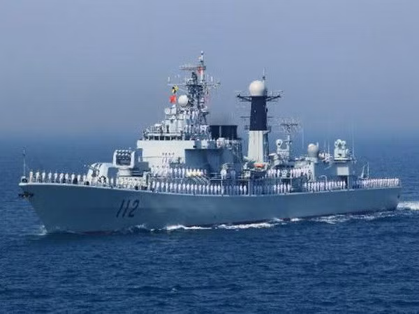 Tàu Trung Quốc trong một cuộc tập trận trên biển Hoàng Hải tháng 4/2012. (Nguồn: Xinhua)