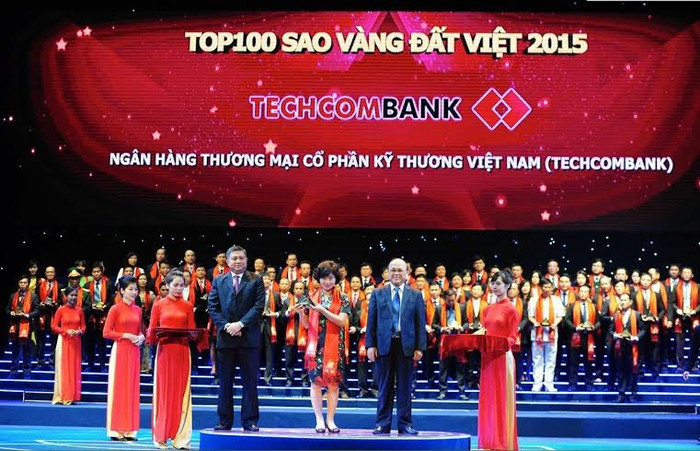 Vinh dự lần thứ 5 liên tiếp được trao tặng giải thưởng này, khẳng định vị thế của Techcombank trong nhóm các doanh nghiệp hàng đầu tại Việt Nam. Vinh dự lần thứ 5 liên tiếp được trao tặng giải thưởng này, khẳng định vị thế của Techcombank trong nhóm các doanh nghiệp hàng đầu tại Việt Nam.