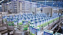 Dây chuyền sản xuất sữa nước của Vinamilk tại nhà máy ở Bình Dương. Ảnh minh họa. Dây chuyền sản xuất sữa nước của Vinamilk tại nhà máy ở Bình Dương. Ảnh minh họa.