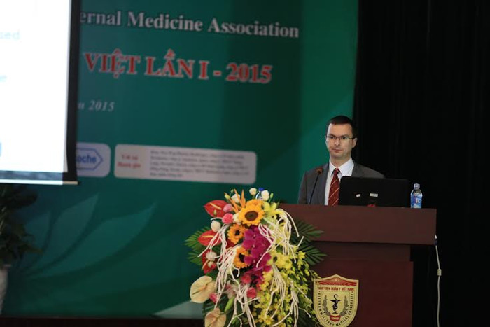 Tiến Sĩ Szabolcs Péter, Tập đoàn Dinh dưỡng DSM Thụy Sỹ phát biểu tại hội nghị. Tiến Sĩ Szabolcs Péter, Tập đoàn Dinh dưỡng DSM Thụy Sỹ phát biểu tại hội nghị.