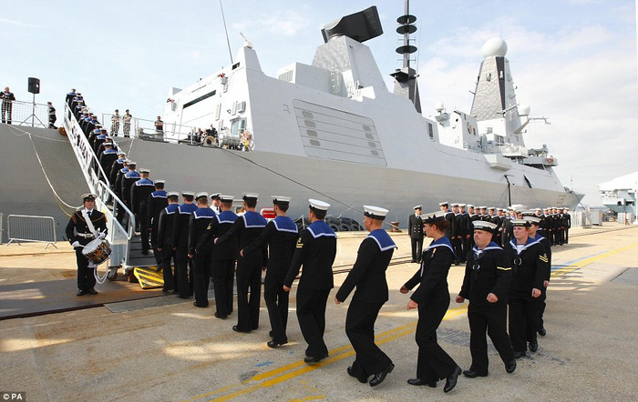 Khu trục hạm tên lửa HMS Dragon Khu trục hạm tên lửa HMS Dragon