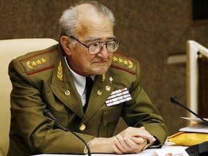 Bộ trưởng Quốc phòng Cuba Julio Casas Regueiro