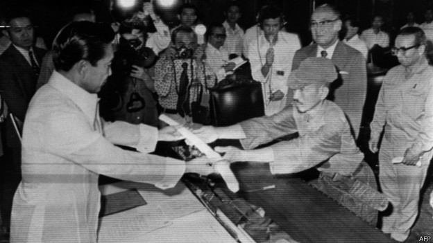 Lễ trao nộp thanh kiếm samurai của Hiroo Onoda tại Philippines