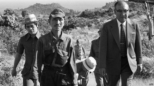 Ông Onoda chỉ rời rừng sâu khi chỉ huy cũ đến ra lệnh cho ông năm 1974