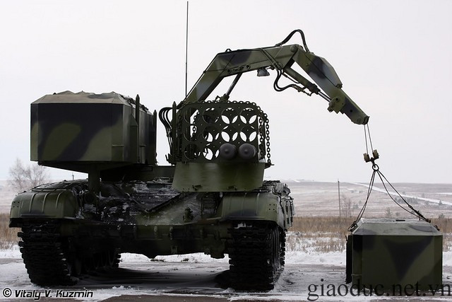 Xe chiến đấu mang tên lửa phóng nhiệt hạng nặng TOS-1A.