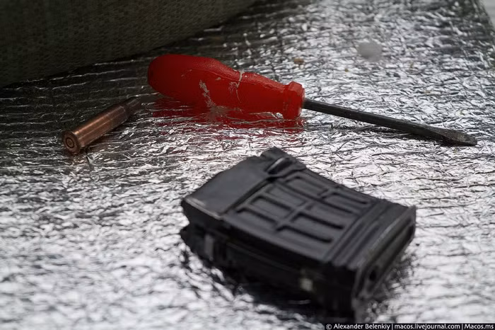 Thực hành nội dung trinh sát, sử dụng vũ khí tấn công bộ binh, bắn tỉa