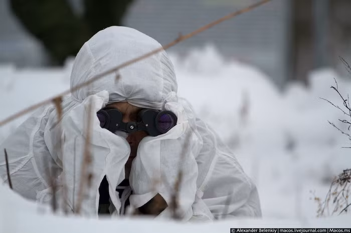 Thực hành nội dung trinh sát, sử dụng vũ khí tấn công bộ binh, bắn tỉa