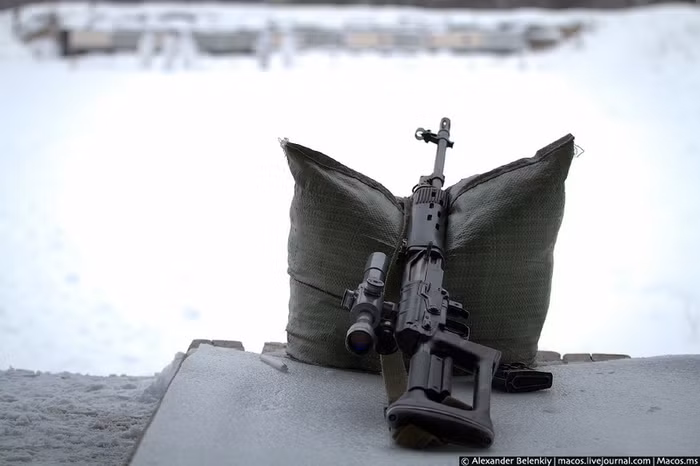 Thực hành nội dung trinh sát, sử dụng vũ khí tấn công bộ binh, bắn tỉa